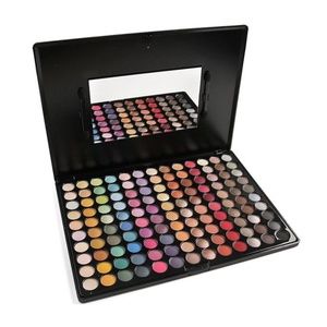 130 colors eyeshadow palette